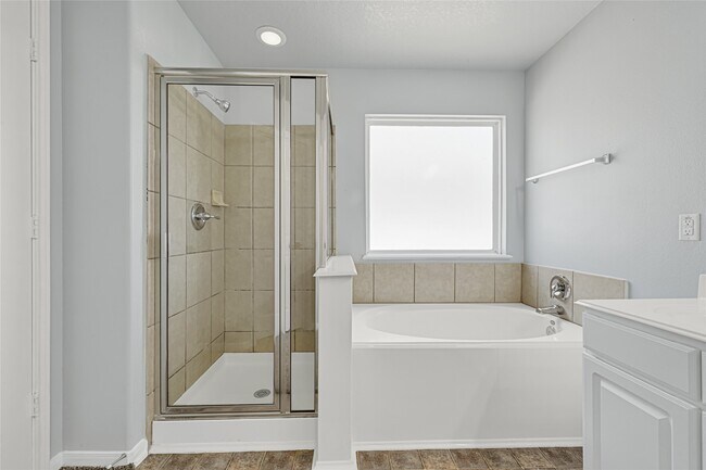Building Photo - 1827 Macondray Dr