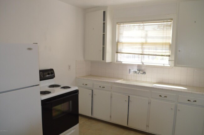 Building Photo - 2834 Downing St