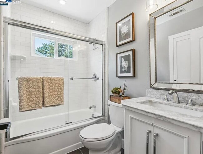 Building Photo - 161 Maiden Ln