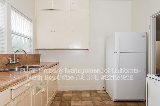 Building Photo - 73 Brookwood Ave