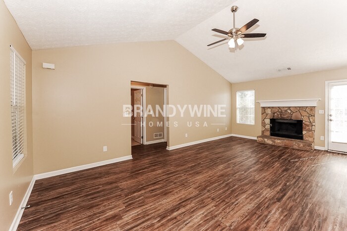 Building Photo - 371 Walker Dr