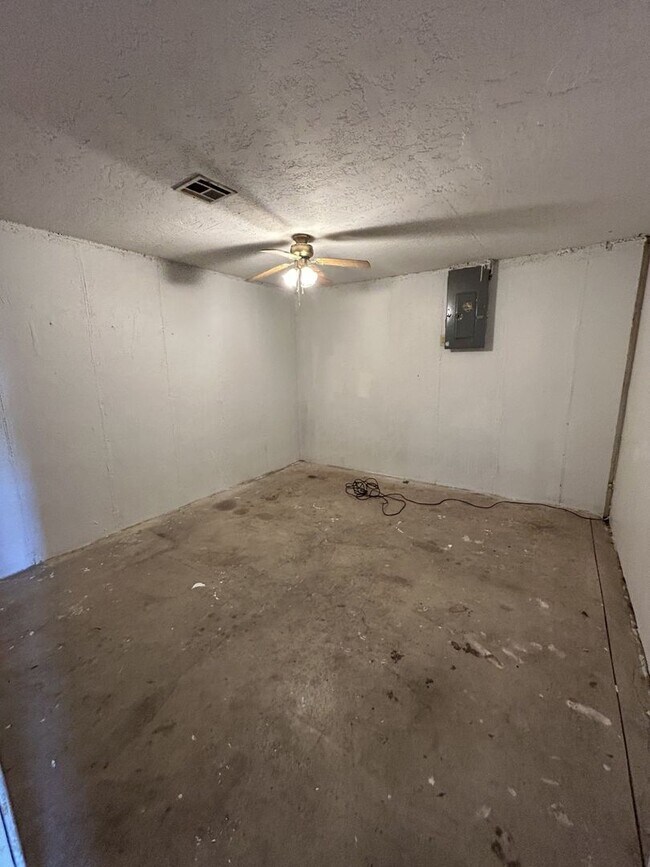 Building Photo - You Won't Believe the View!  2BR/2BA House...