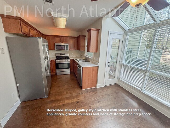 Building Photo - Easy Living in the Heart of Sandy Springs