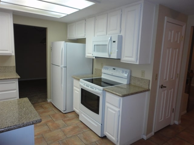 Building Photo - 9000 Feather River Ct