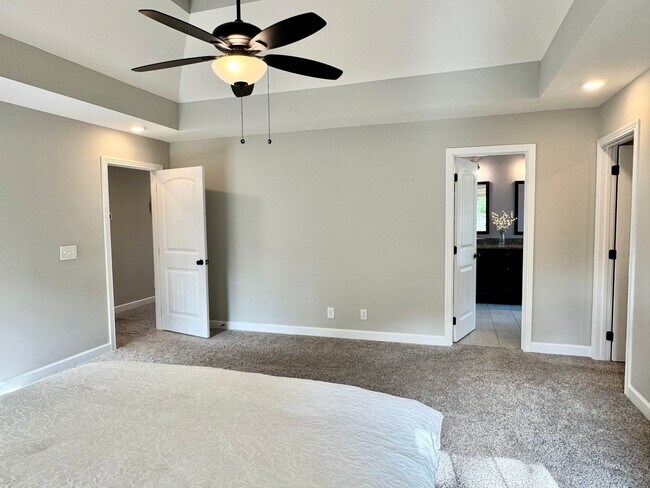 Building Photo - 1057 Brightwood Ct
