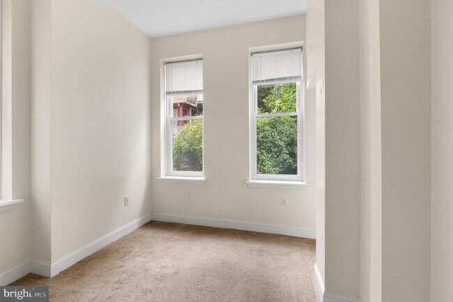 Building Photo - 4215 Ridge Ave