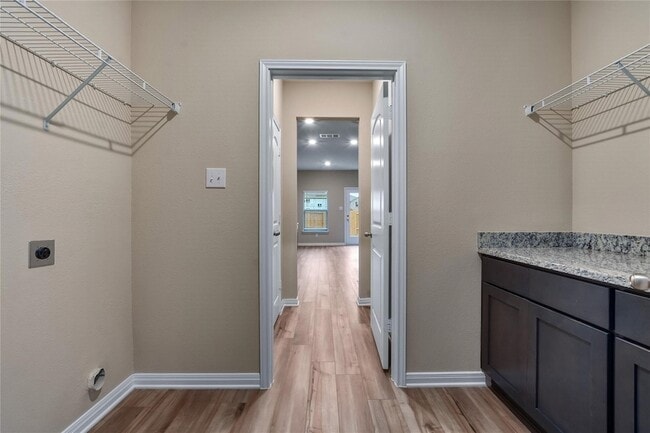 Building Photo - 290 Moonstone Way