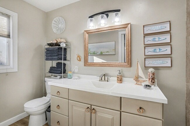 Building Photo - 2 BED 2 BATH CONDO NEAR BEACH