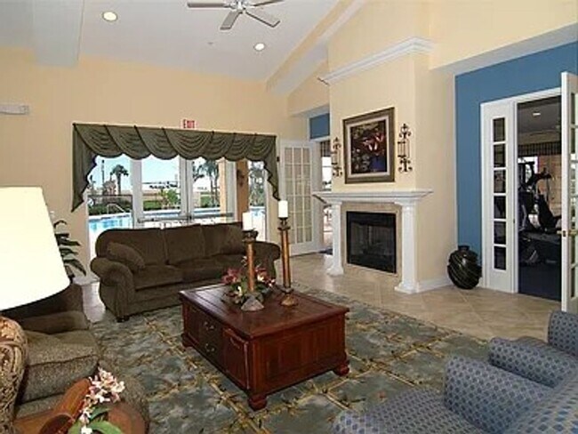 Building Photo - ** 3 MONTH MINIMUM - 9 MONTH MAXIMUM LEASE OPTIONS ** GORGEOUS TURNKEY FURNISHED CONDO LOCATED IN...