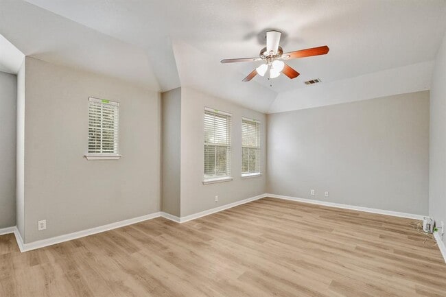 Building Photo - 1030 Birdsong Ln