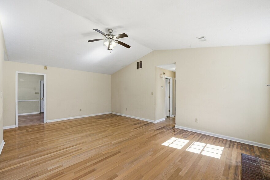 Building Photo - 305 Belmont Farms Dr