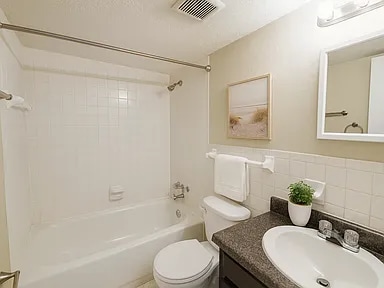 Building Photo - 2879 Beverly Hill St