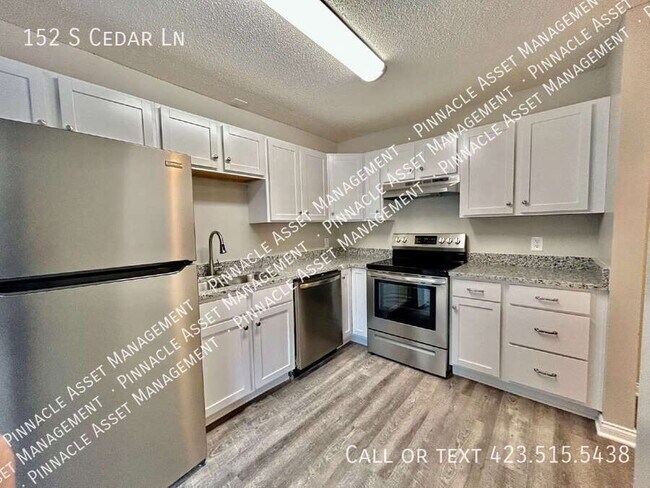 Building Photo - 152 S Cedar Ln