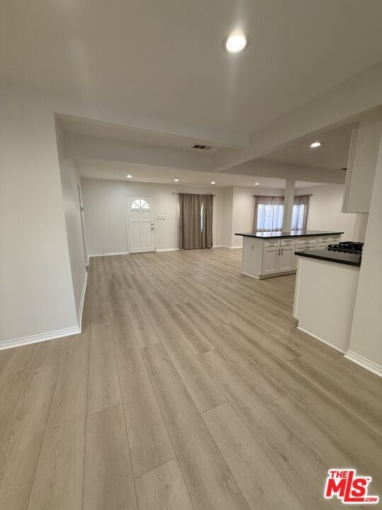 Building Photo - 10745 Saticoy St