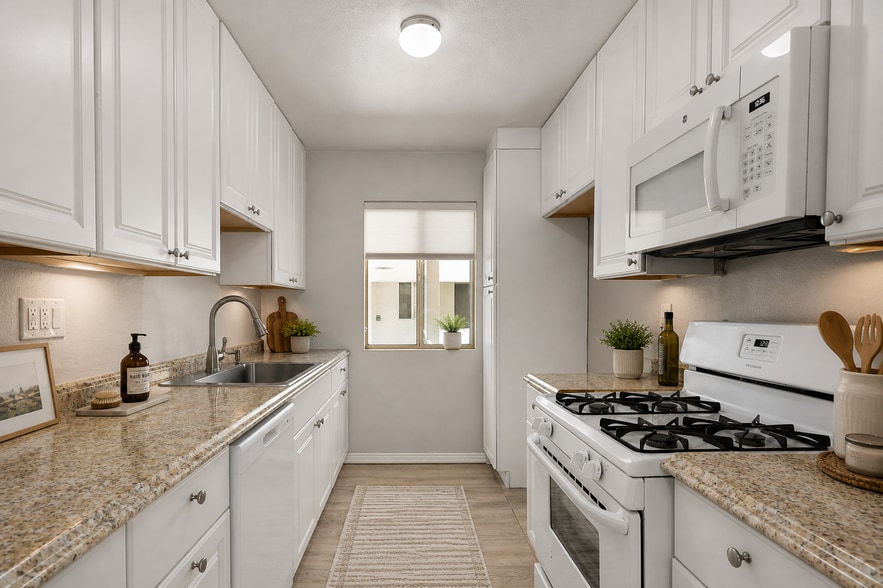 Building Photo - 20134 Leadwell St
