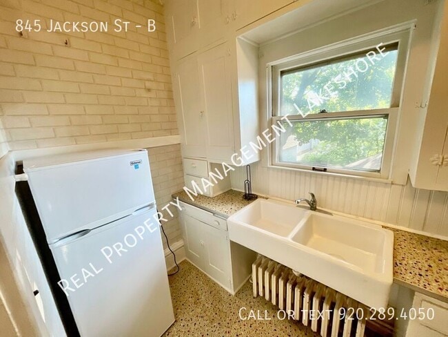 Building Photo - 845 Jackson St