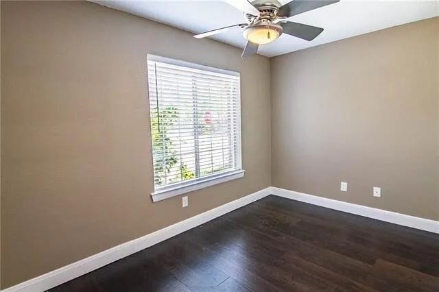 Building Photo - 9401 Blue Jay Way