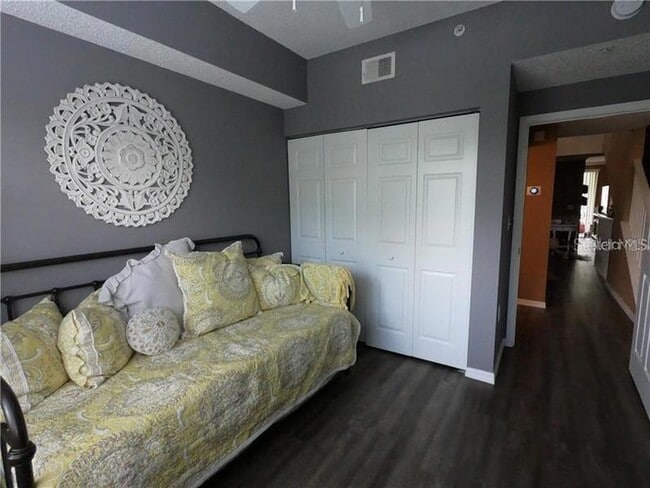 Building Photo - 5450 Bentgrass Dr