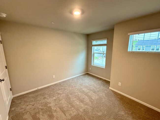 Building Photo - 4 BE/2.5 BA | Charming New Home at Bremerton