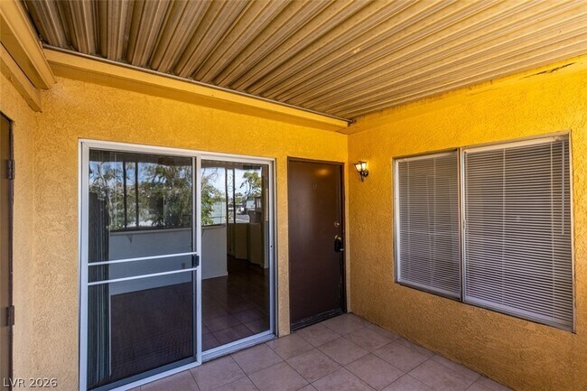 Building Photo - 1404 Santa Anita Dr
