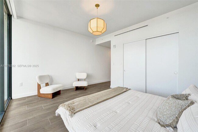 Building Photo - 900 N Ocean Blvd