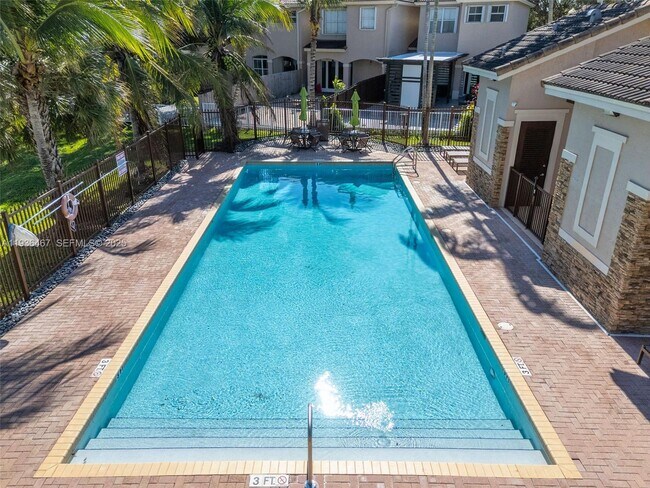 Building Photo - 851 SW 154th Path