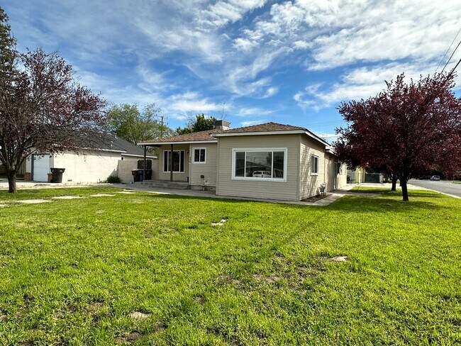 Building Photo - Eastside Corner Lot Tulare home coming soon!