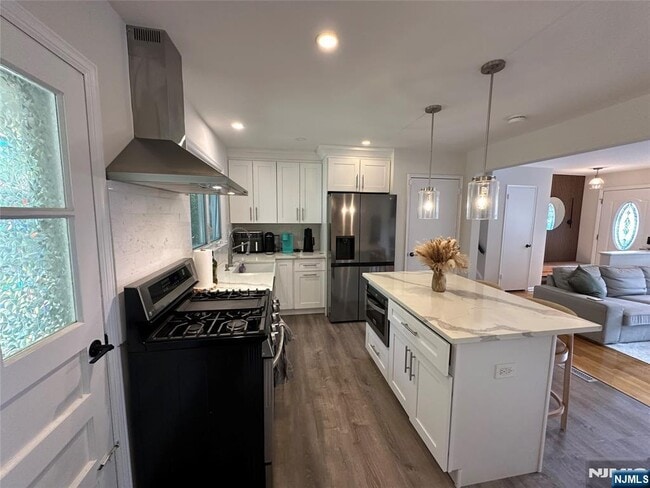 Building Photo - 339 Durie Ave