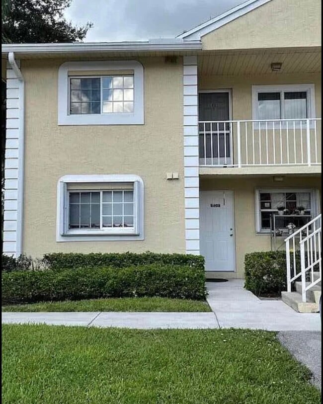Building Photo - 1605 Palm Beach Trace Dr