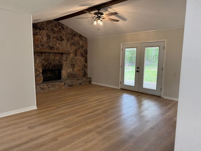 Building Photo - Updated 4/2 in Semmes with Dbl Garage