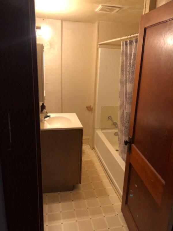 Building Photo - 407 Norwood Ave