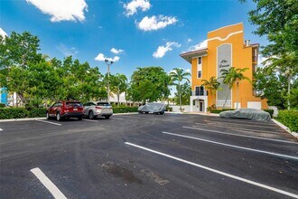 Building Photo - 555 E Dania Beach Blvd