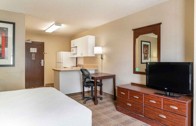 Building Photo - Furnished Studio-Detroit - Sterling Heights