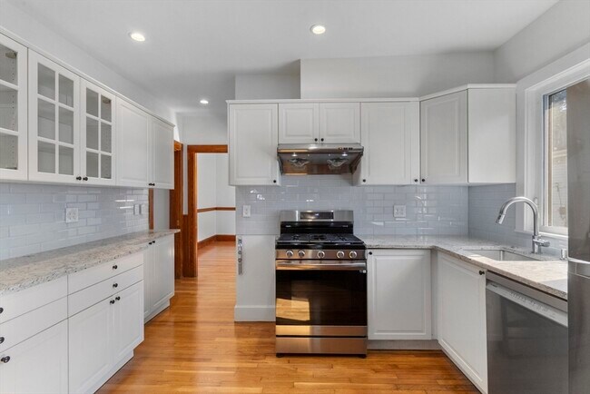 Building Photo - 36 Turner St