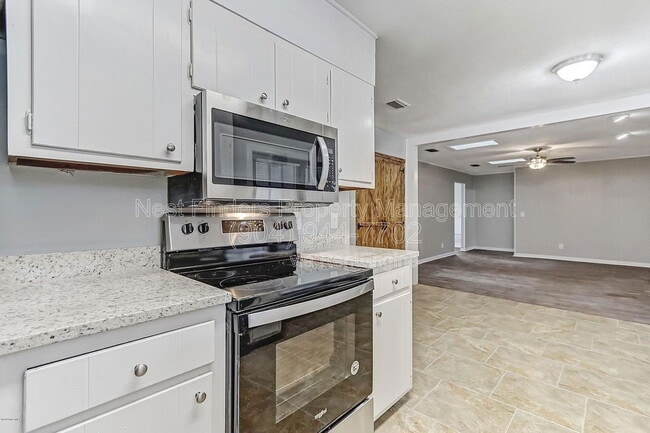 Building Photo - 1758 Alder Dr