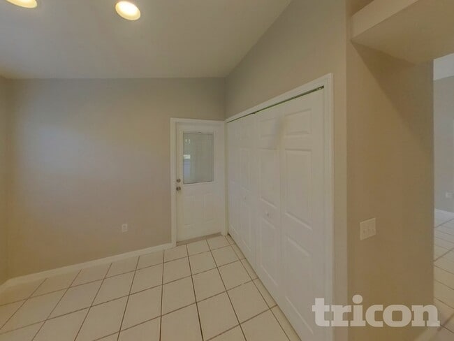 Building Photo - 184 Jennifer Dr