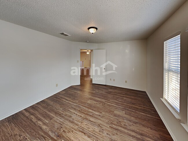 Building Photo - 8447 Mannington Pl