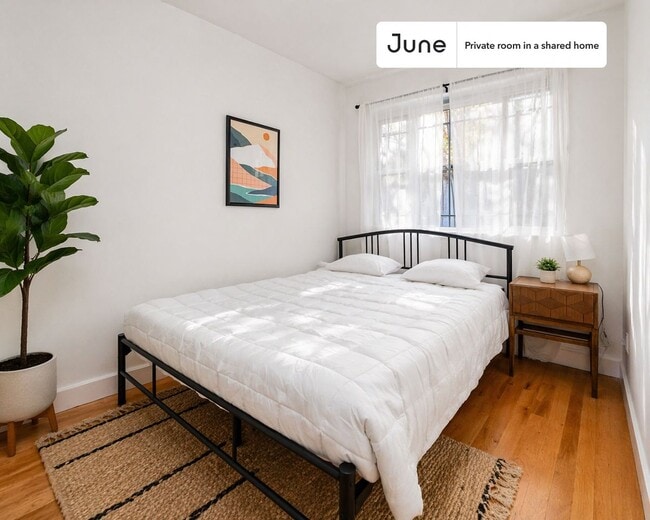 Building Photo - 329 Pulaski St