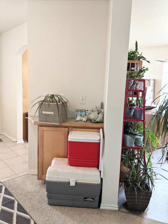Building Photo - Beautiful Two Bedroom Condo