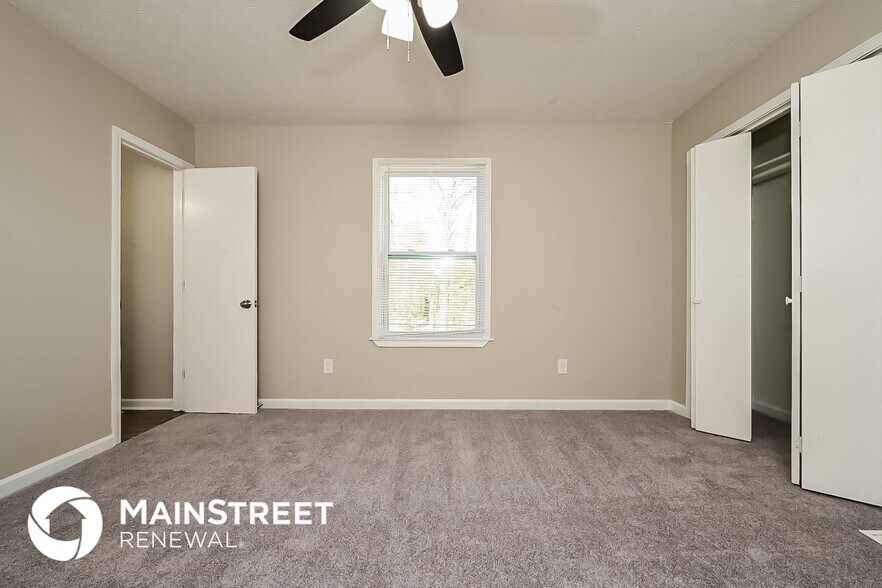 Building Photo - 4975 Manor Dr SW