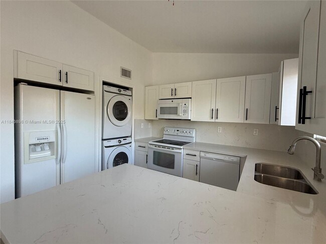 Building Photo - 17354 NW 74th Ave