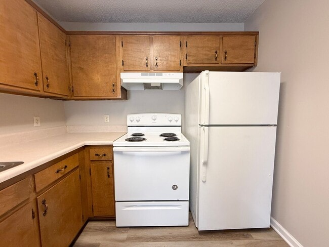 Building Photo - 1948 E First St