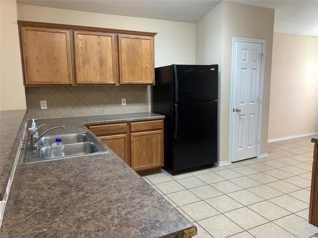 Building Photo - 2338 Green Meadows Ln