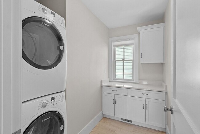 Building Photo - 1 Saw Mill Cir