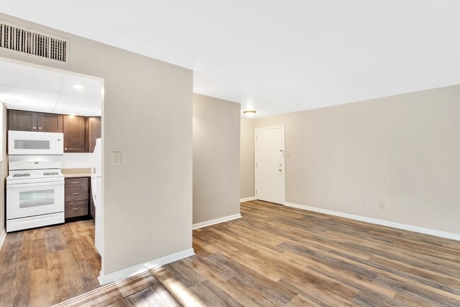 Building Photo - The Oliver