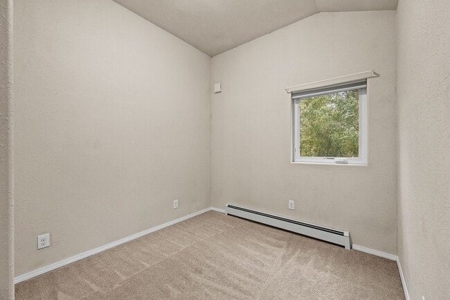 Building Photo - 2494 Schutzen St
