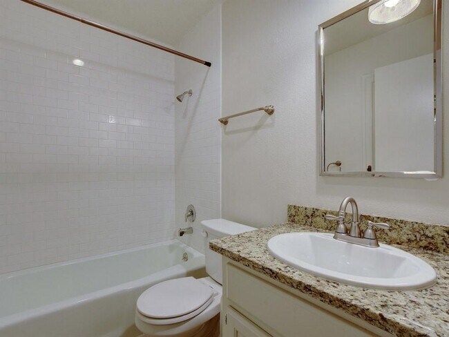 Building Photo - 4703 Rosedale Ave