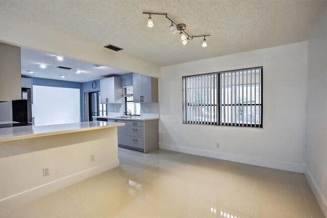Building Photo - 8201 SW 57th St