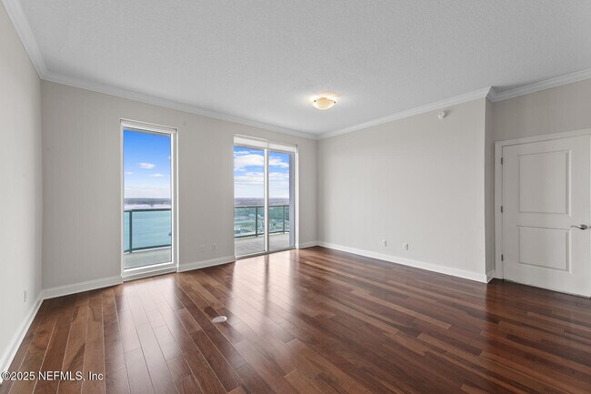 Building Photo - 1431 Riverplace Blvd