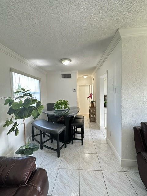 Building Photo - 3901 SW 78th Ct